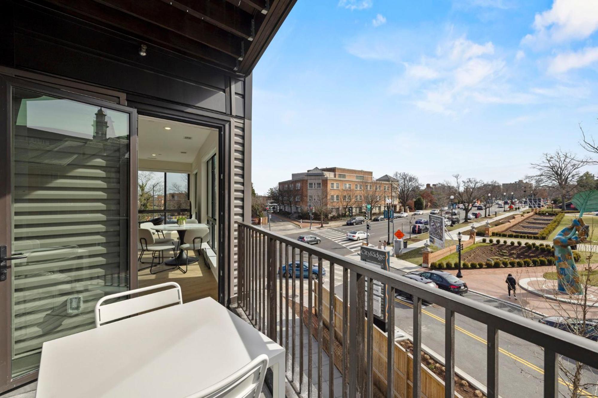 Placemakr Cathedral Heights Apartment